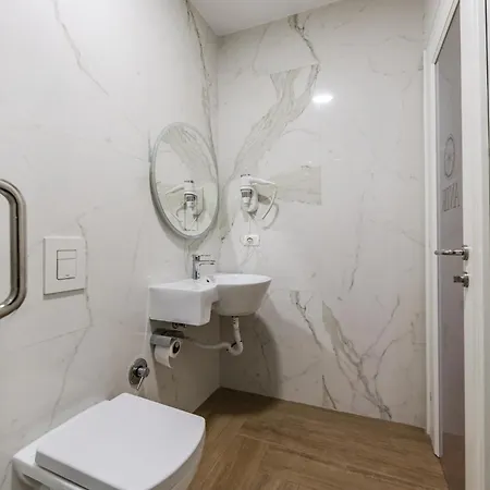 ホテル Antik ドゥラス