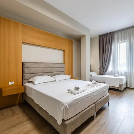 Antik ホテル ドゥラス