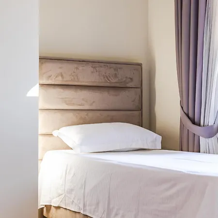 Отель Antik Дуррес