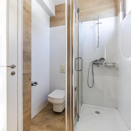 Antik ホテル ドゥラス